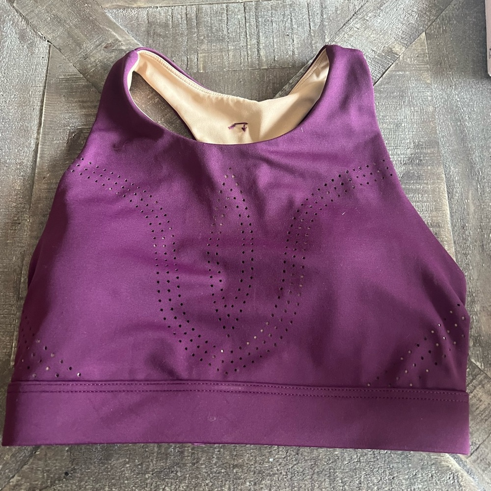 sports bra